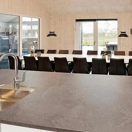 18 Person In Fåborg